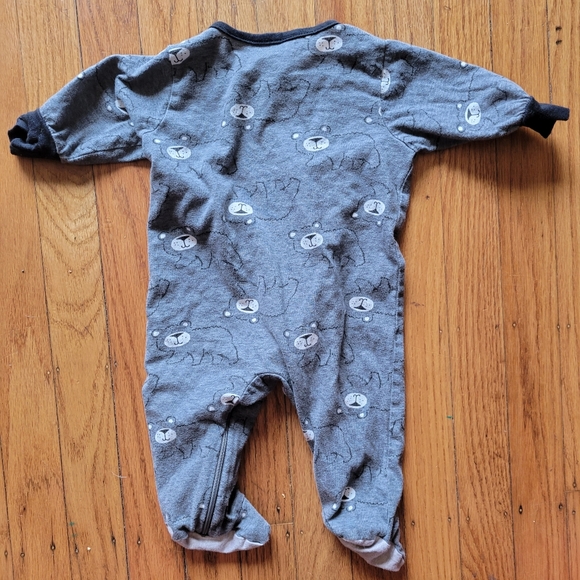 3 for $12 Gerber 0-3M Baby Pajamas - Picture 2 of 3